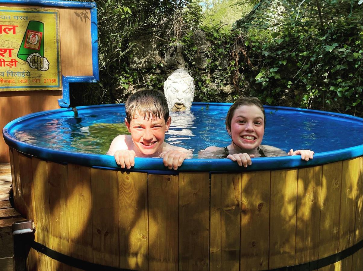 Retro Private Lodge With Hot Tub Nr Dartmoor Newton Abbot Exterior foto